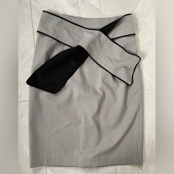 Skirts - Picture 2 of 7